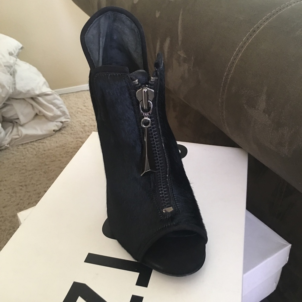 Schutz Heels Size 9